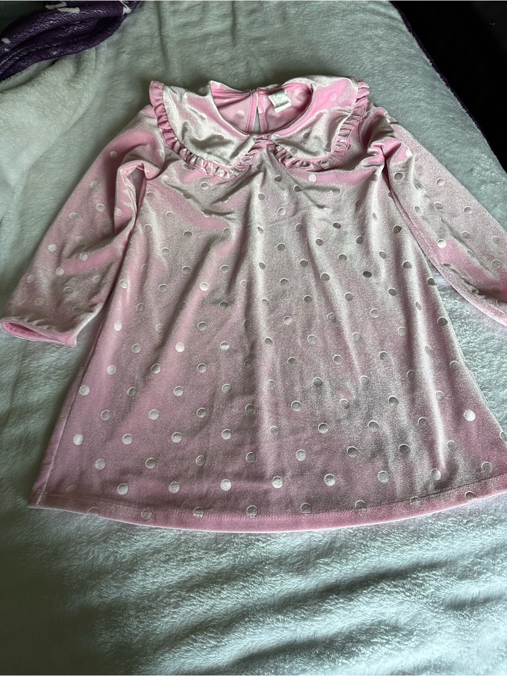 H&M Girls' Pink Polka Dot Velvet Pajama Top with Ruffled Peter Pan Collar - Picture 4 of 5